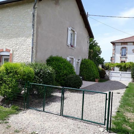 Gite Aux Lauriers Lacroix-sur-Meuse Luaran gambar