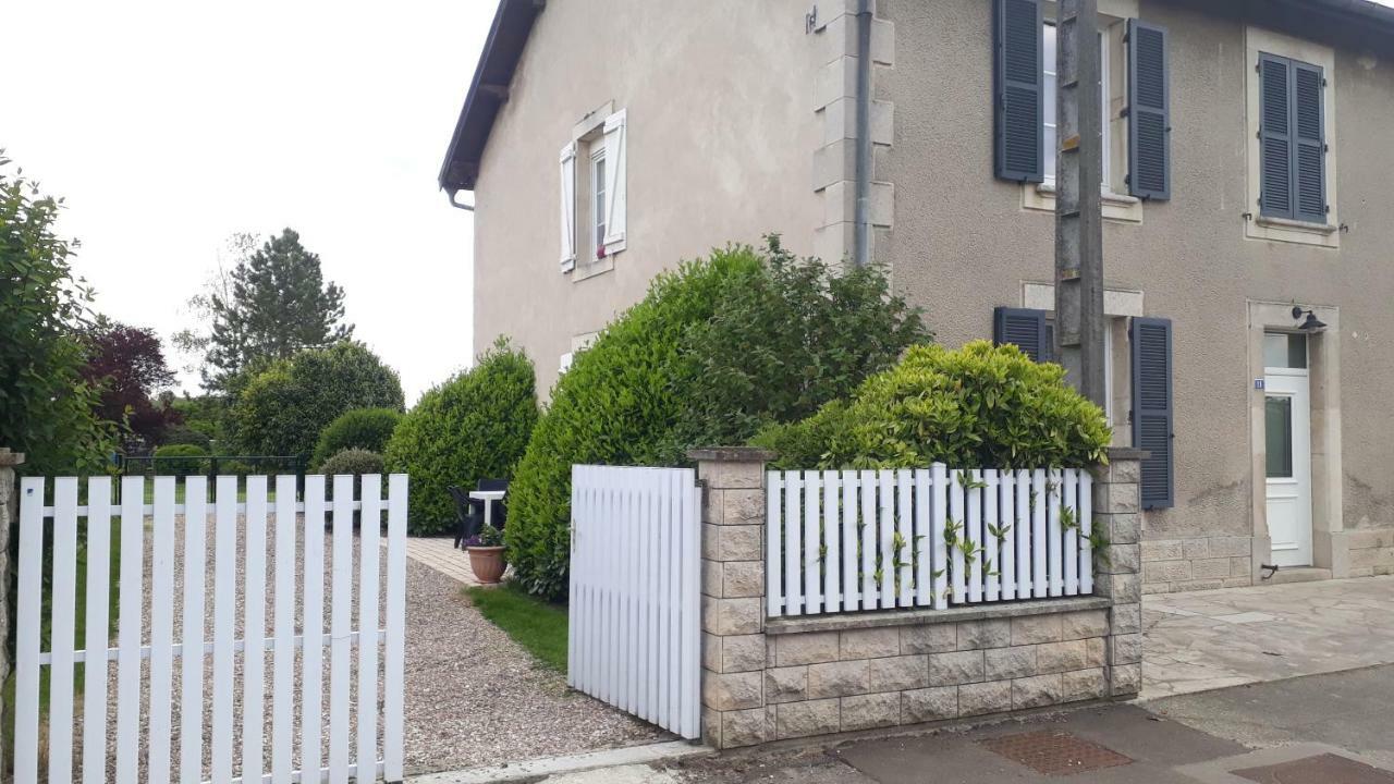 Gite Aux Lauriers Lacroix-sur-Meuse Luaran gambar