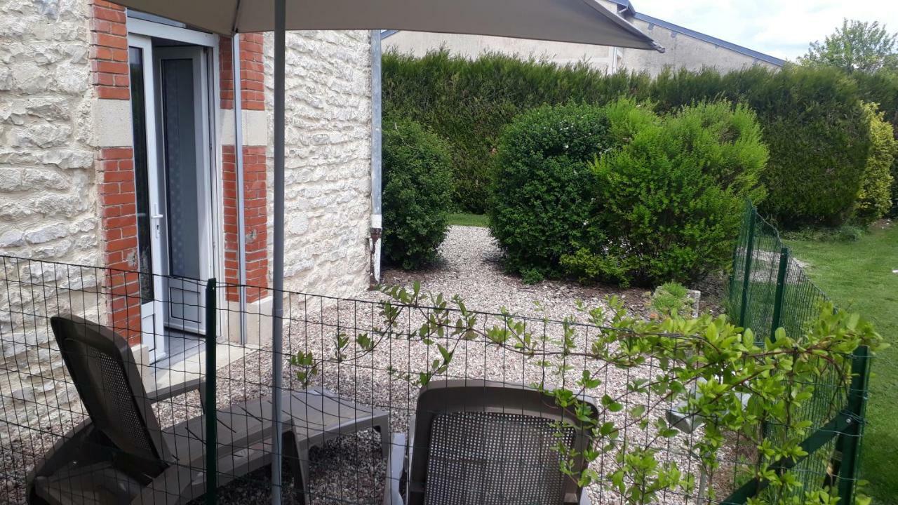 Gite Aux Lauriers Lacroix-sur-Meuse Luaran gambar