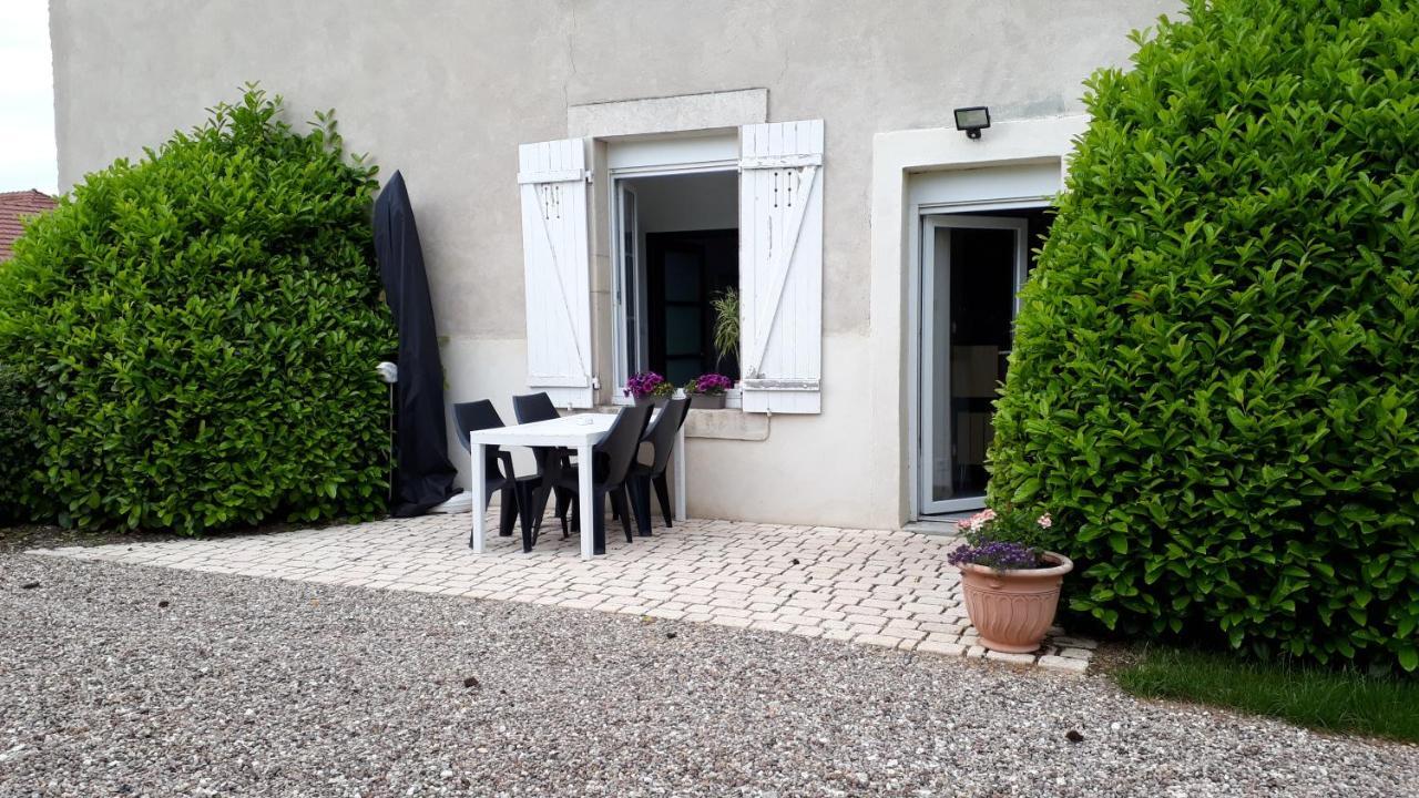 Gite Aux Lauriers Lacroix-sur-Meuse Luaran gambar